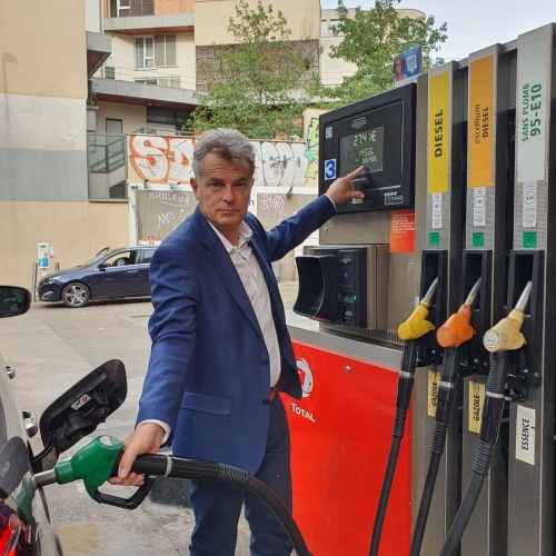 Fabien Roussel essence.jpg